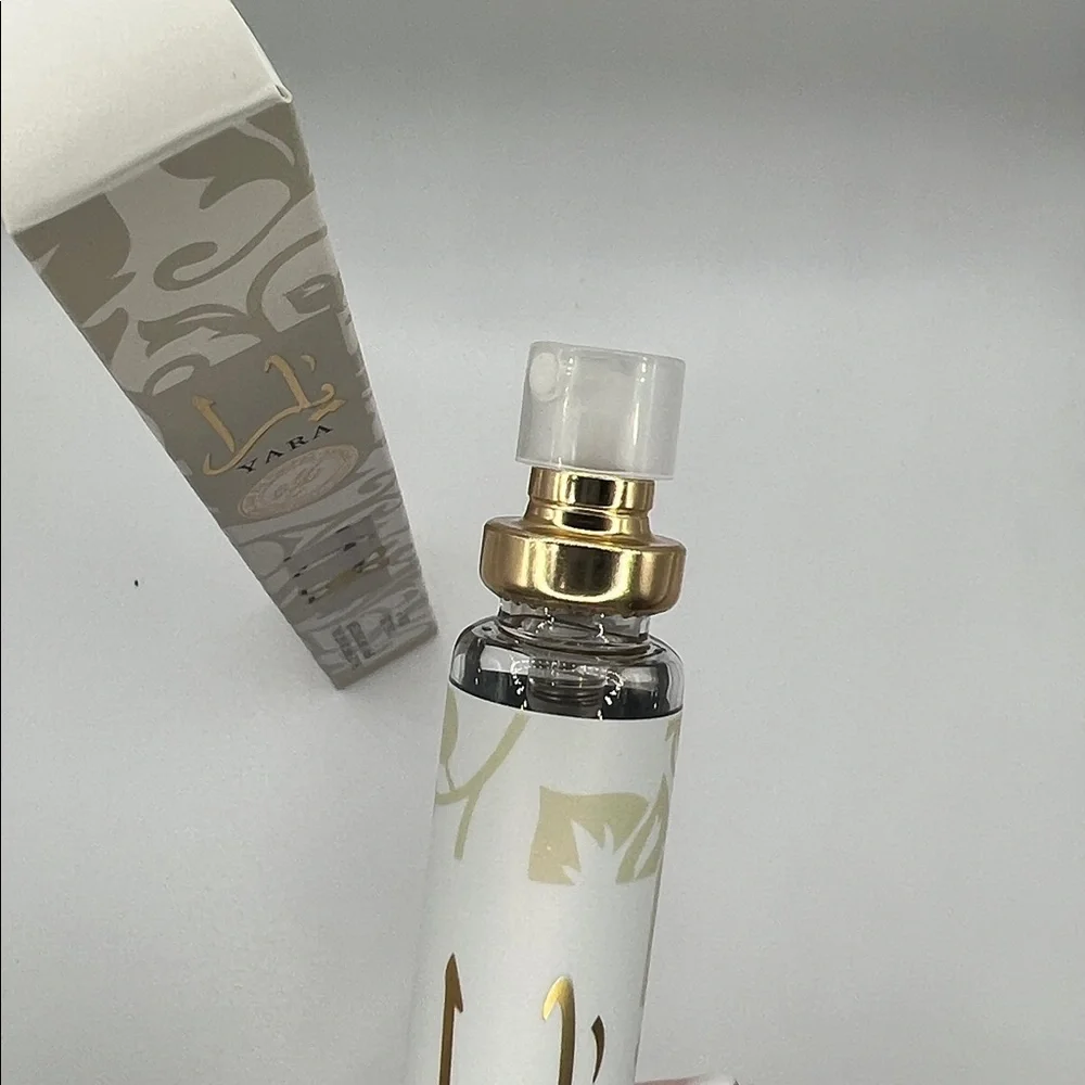 Yara Spray 1.18oz 35ml- soft citrus + powdery floral.